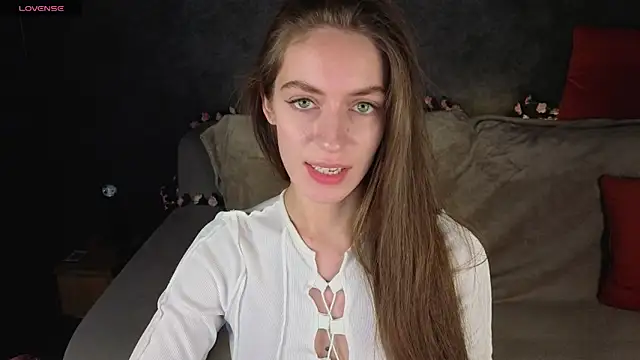 Agnes Wells online show from December 19, 9:34 am