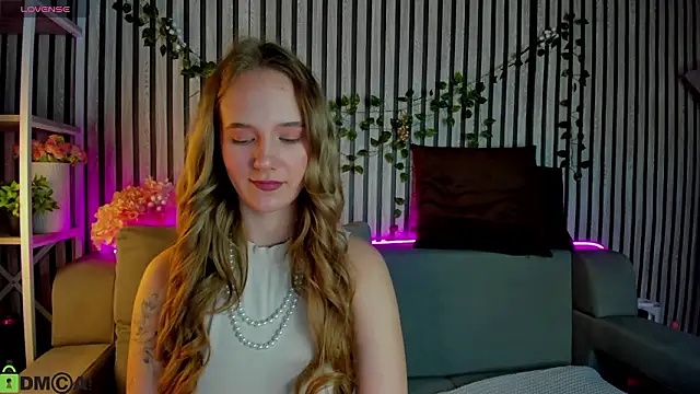 Casey Sweeet online show from February 17, 9:08 am