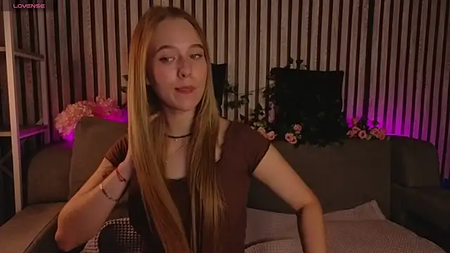 Casey Sweeet online show from May 11, 9:22 am