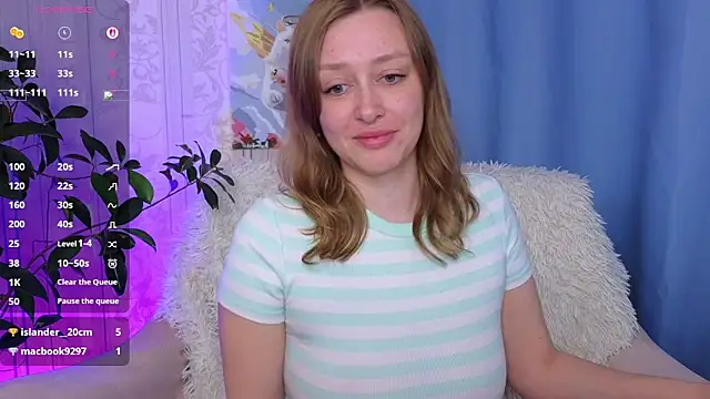 evashiny  online show from May 8, 3:10 am