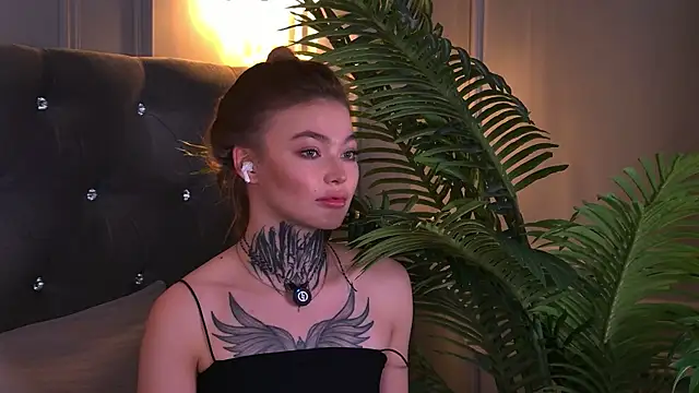 AriWild online show from May 14, 5:02 am