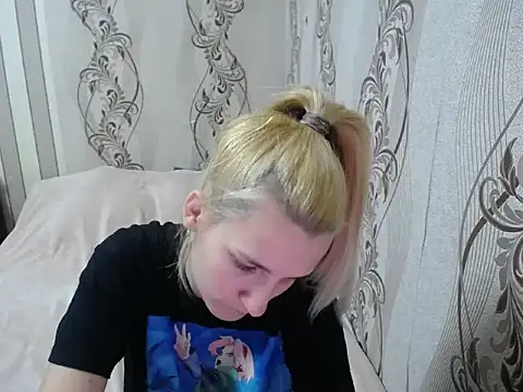 AlissaClark online show from November 20, 10:00 pm