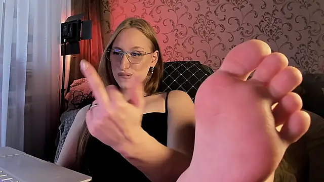 DarcySiren online show from May 14, 11:05 am