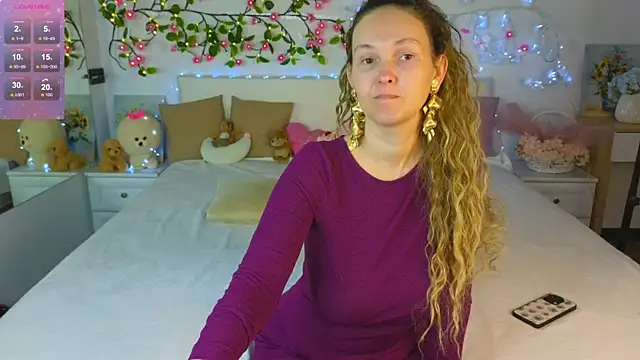 Eva SmidtX online show from May 8, 8:17 am