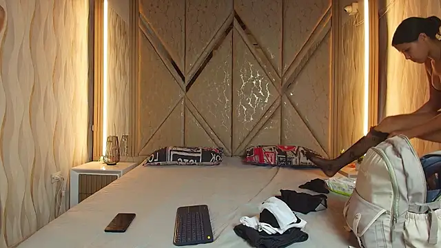 Hotcouple 222 online show from March 18, 7:30 pm