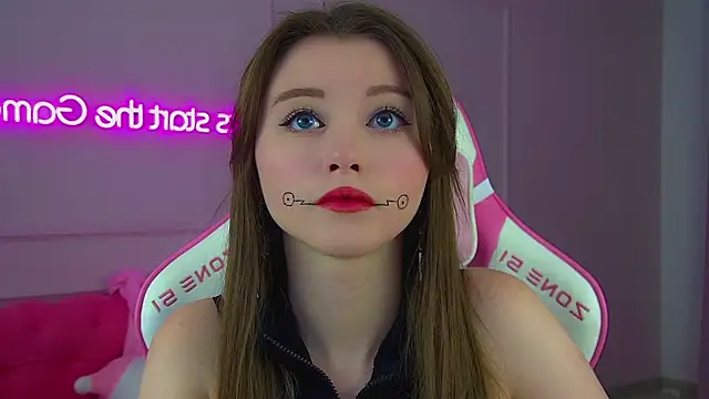 KeiraAsti online show from November 25, 6:20 pm