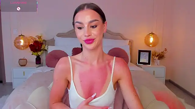 MilaMour online show from May 19, 2:07 am