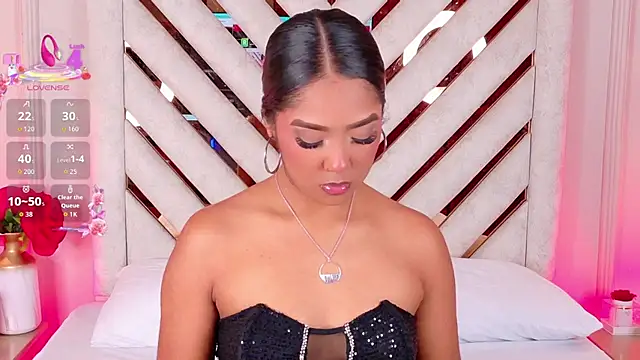 Mia Roset online show from November 18, 1:34 pm