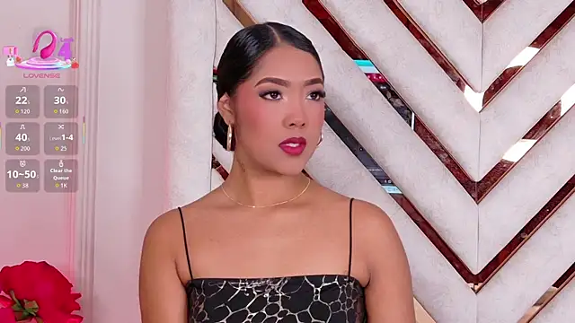 Mia Roset online show from November 3, 2:21 pm