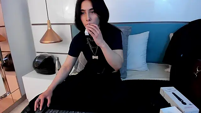 Ashkoreh online show from May 8, 9:16 pm