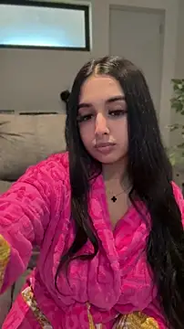 LilMisIndianx online show from May 22, 9:51 am