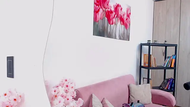 pinky f00x online show from May 5, 7:17 pm