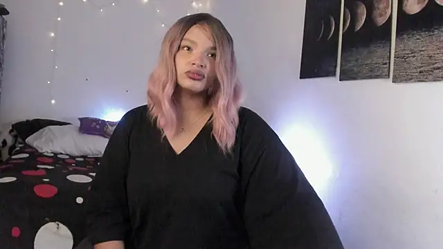 chloe kisses online show from May 11, 11:34 am