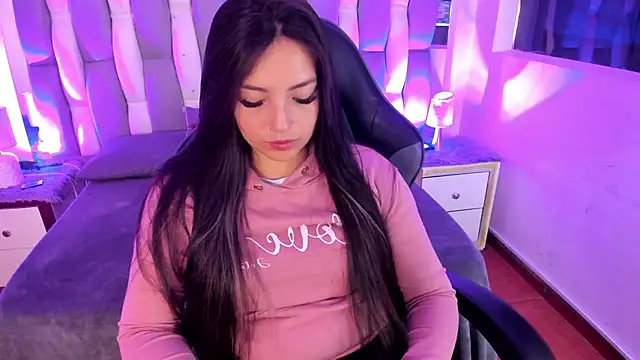 Adaara Rey online show from October 25, 8:59 pm