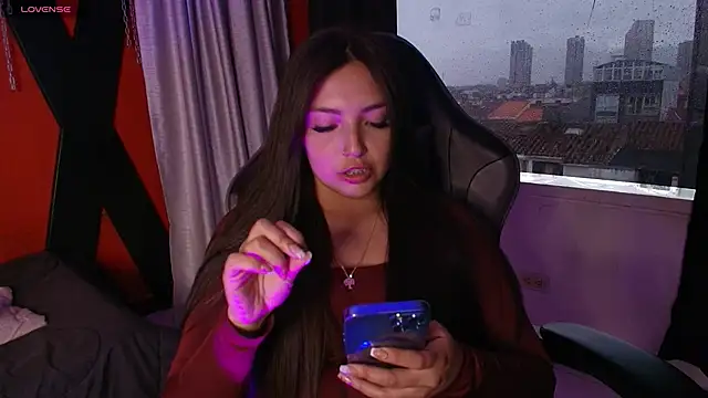 Adaara Rey online show from November 20, 9:05 pm