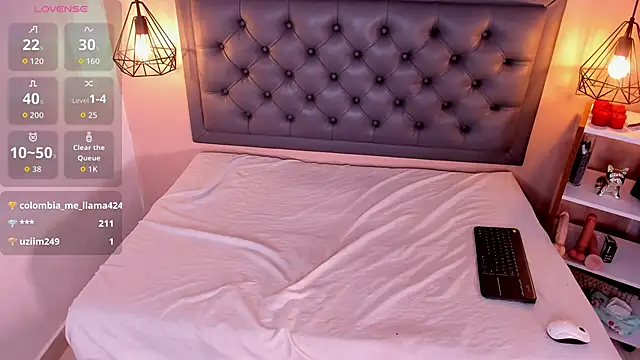 aisha duque online show from September 25, 8:17 pm