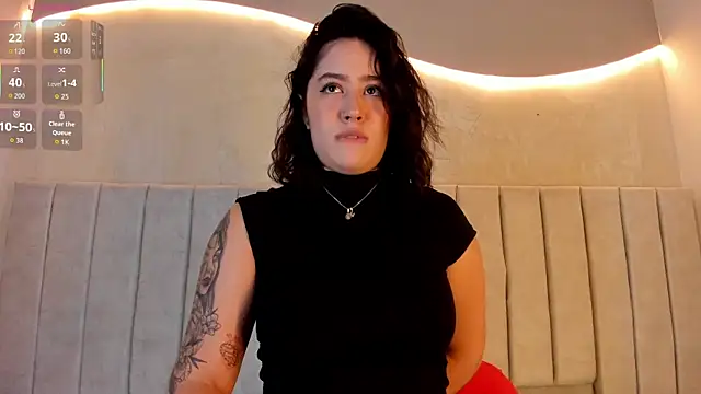 aisha duque online show from May 20, 8:06 pm