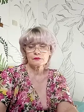 Catty Lady online show from May 14, 7:30 pm