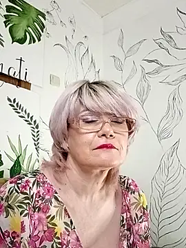 Catty Lady online show from May 16, 7:13 pm