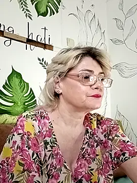 Catty Lady online show from May 25, 7:57 pm
