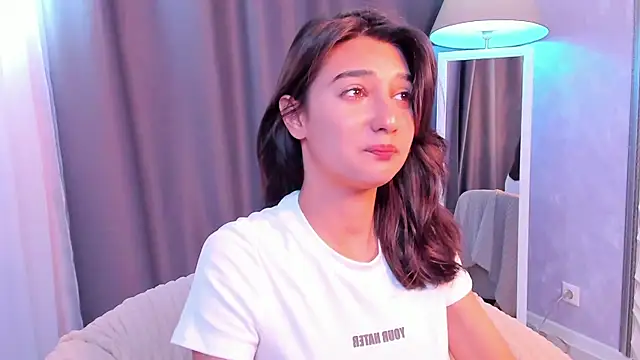 Elfy Rare  online show from October 19, 1:57 pm