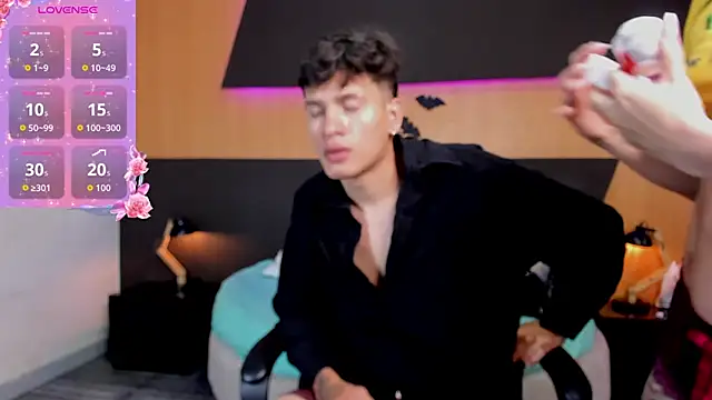 Dakota Monroe online show from November 4, 11:59 am