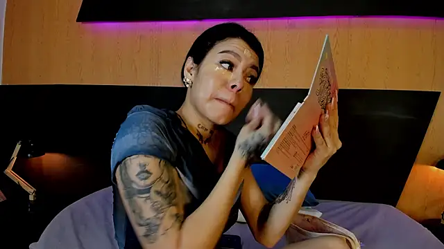 Dakota Monroe online show from October 17, 11:24 am