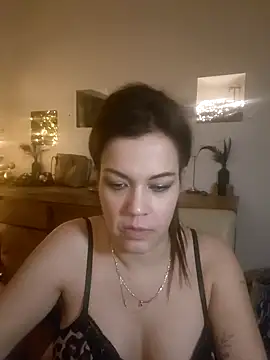 Foxy-Milfy online show from November 13, 1:59 am