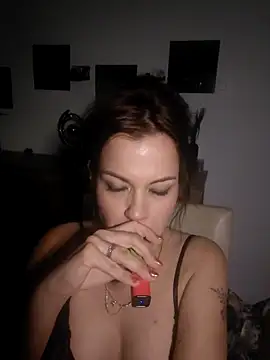 Foxy-Milfy online show from September 29, 5:34 am