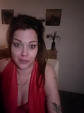 Foxy-Milfy online show from October 26, 3:24 am