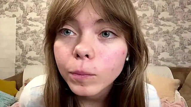 CoralinaEastoy online show from October 7, 8:57 pm
