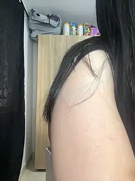 Briana Hottt online show from May 6, 4:33 pm