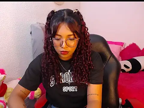 warisg   online show from March 8, 9:40 pm