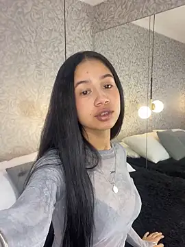 jadee8 online show from May 21, 3:32 pm