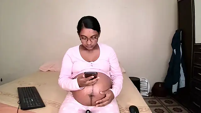 indiansweetflava online show from May 26, 12:04 pm