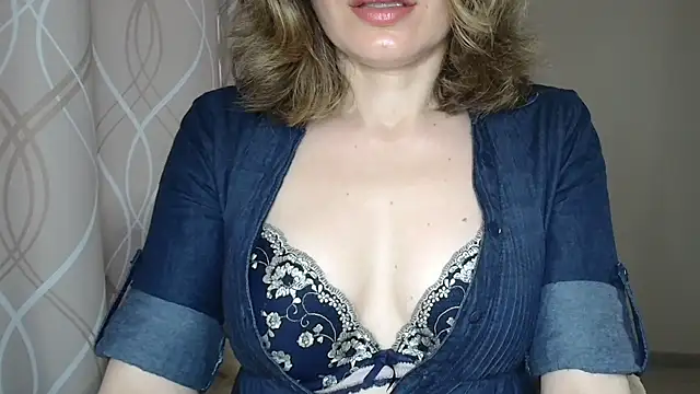 miss  Sophie online show from May 8, 9:23 am