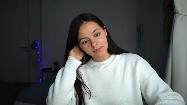 EwelynScott online show from December 5, 2:11 am