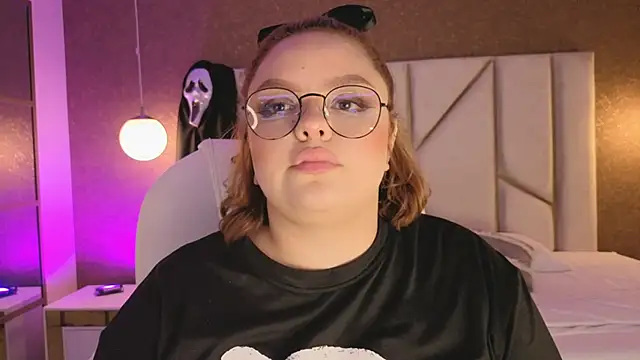 Miiss Bubble online show from October 21, 9:08 pm