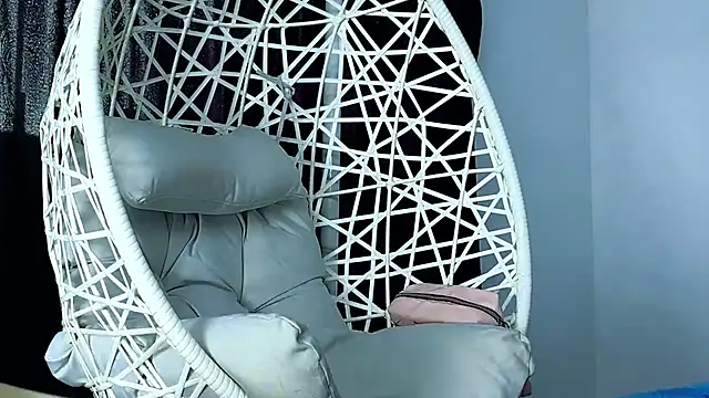 cuteeimy online show from October 31, 7:40 pm