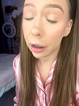 Snapshot of AlysonHuxley_ chatting on September 19, 9:47 pm AlysonHuxley  online show from September 19, 9:47 pm