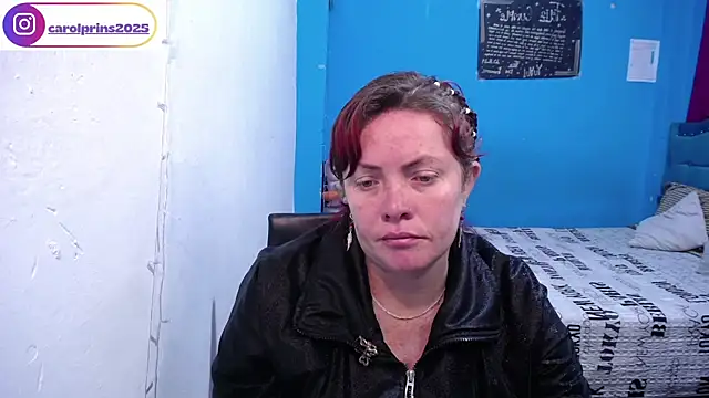 carolinhe  online show from March 28, 3:33 pm