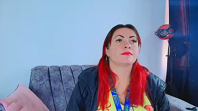 carolinhe  online show from October 8, 7:29 pm