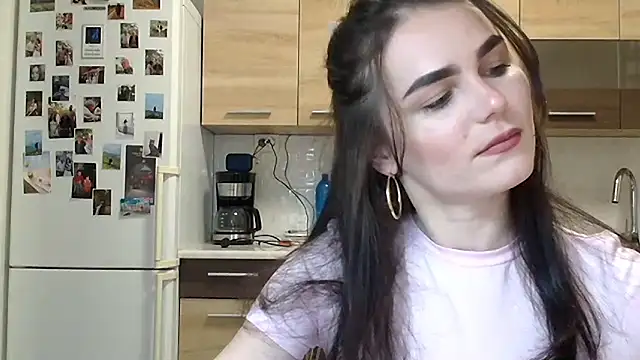 Silviaa a online show from December 20, 8:02 pm