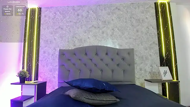 GiannaSlimJB online show from March 21, 8:58 pm