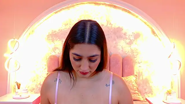 JasmineRhodes online show from May 20, 1:30 pm