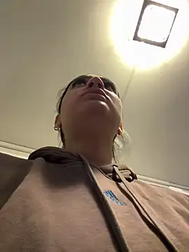 JasmineRhodes online show from May 6, 1:04 pm