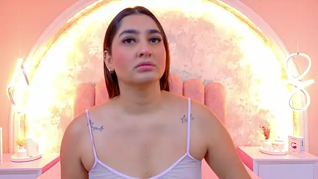 JasmineRhodes online show from January 16, 1:29 pm