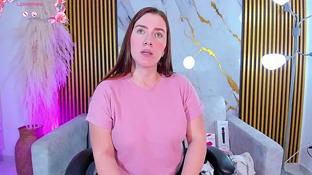 Snapshot of KrystalEvans chatting on September 14, 8:18 pm KrystalEvans online show from September 14, 8:18 pm