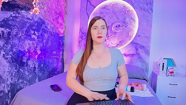 Snapshot of KrystalEvans chatting on September 8, 8:08 pm KrystalEvans online show from September 8, 8:08 pm