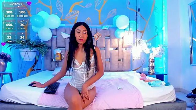 Snapshot of CandyRouse__ chatting on October 3, 9:42 pm CandyRouse online show from October 3, 9:42 pm